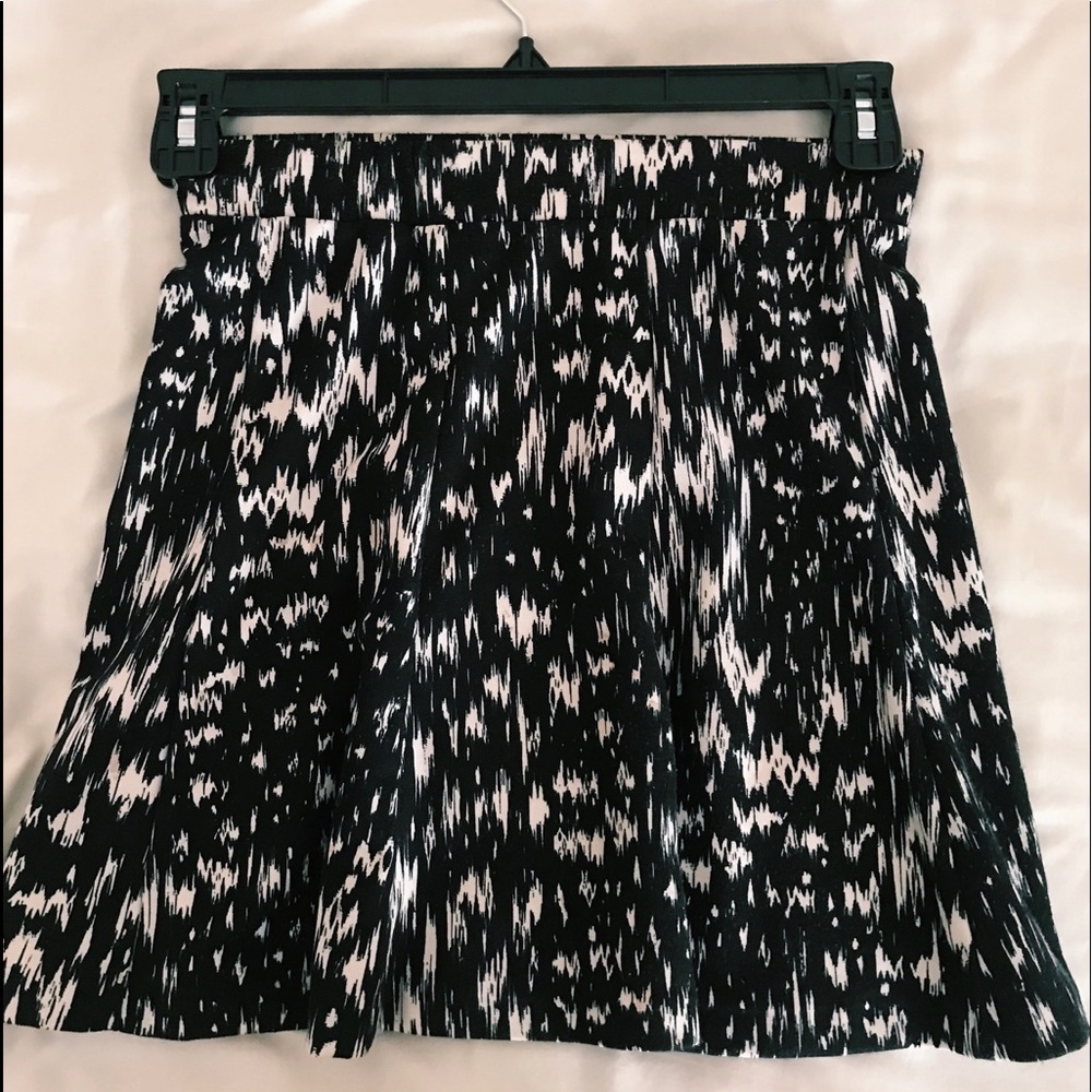 Black and White mini skirt